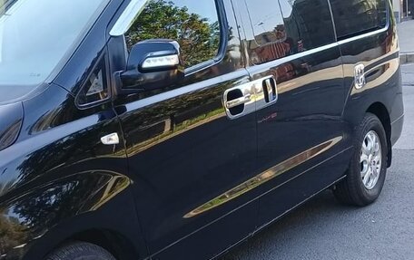 Hyundai Grand Starex Grand Starex I рестайлинг 2, 2011 год, 1 800 000 рублей, 4 фотография