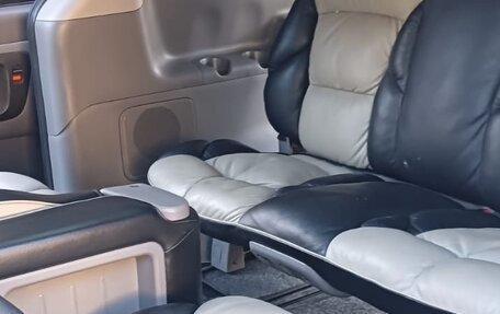 Hyundai Grand Starex Grand Starex I рестайлинг 2, 2011 год, 1 800 000 рублей, 15 фотография