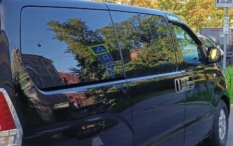 Hyundai Grand Starex Grand Starex I рестайлинг 2, 2011 год, 1 800 000 рублей, 3 фотография