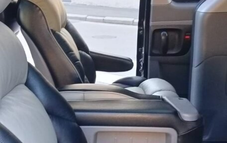 Hyundai Grand Starex Grand Starex I рестайлинг 2, 2011 год, 1 800 000 рублей, 17 фотография