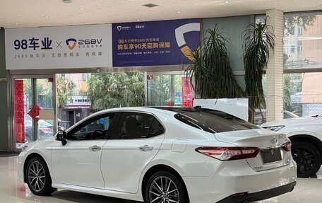Toyota Camry, 2022 год, 2 950 000 рублей, 4 фотография