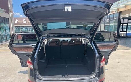 Skoda Kodiaq I, 2023 год, 2 890 000 рублей, 8 фотография