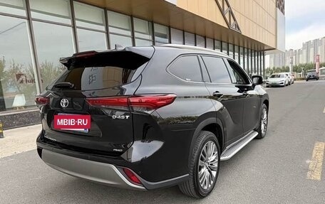 Toyota Highlander, 2022 год, 4 000 000 рублей, 4 фотография