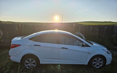 Hyundai Solaris II рестайлинг, 2012 год, 680 000 рублей, 2 фотография