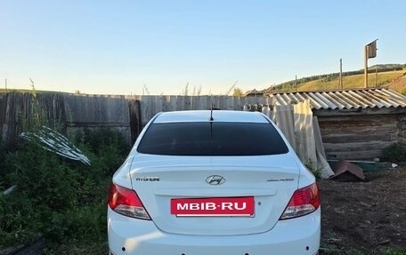 Hyundai Solaris II рестайлинг, 2012 год, 680 000 рублей, 3 фотография