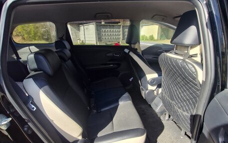 Toyota Wish II, 2014 год, 1 330 000 рублей, 4 фотография