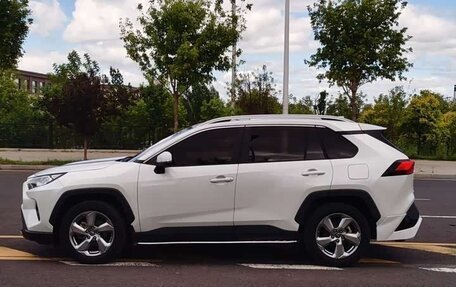 Toyota RAV4, 2022 год, 2 833 000 рублей, 4 фотография