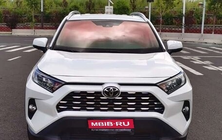 Toyota RAV4, 2022 год, 2 833 000 рублей, 2 фотография