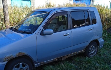 Nissan Cube II, 2001 год, 180 000 рублей, 3 фотография