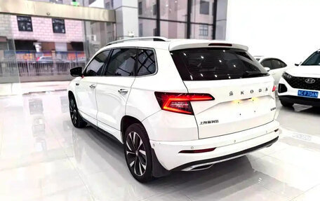 Skoda Karoq I, 2022 год, 2 050 000 рублей, 4 фотография