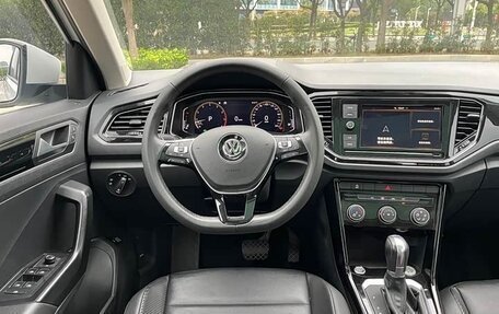 Volkswagen T-Roc I, 2021 год, 1 420 007 рублей, 10 фотография