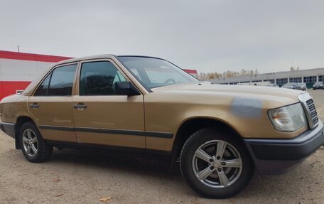 Mercedes-Benz E-Класс, 1992 год, 320 000 рублей, 2 фотография