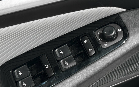 Geely Emgrand, 2024 год, 1 629 990 рублей, 9 фотография