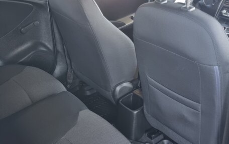 Hyundai Solaris II рестайлинг, 2013 год, 950 000 рублей, 10 фотография