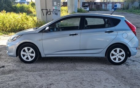 Hyundai Solaris II рестайлинг, 2013 год, 950 000 рублей, 5 фотография