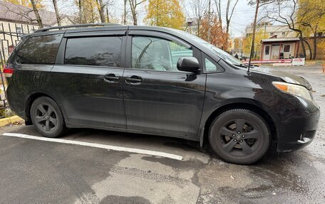 Toyota Sienna III, 2010 год, 1 950 000 рублей, 3 фотография