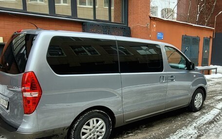 Hyundai H-1 II рестайлинг, 2017 год, 1 950 000 рублей, 3 фотография