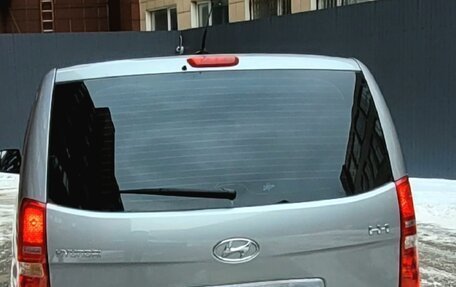 Hyundai H-1 II рестайлинг, 2017 год, 1 950 000 рублей, 2 фотография