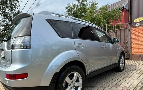 Mitsubishi Outlander III рестайлинг 3, 2008 год, 1 100 000 рублей, 7 фотография