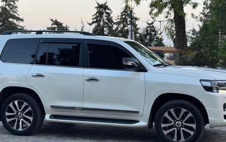 Toyota Land Cruiser 200, 2018 год, 6 900 000 рублей, 5 фотография