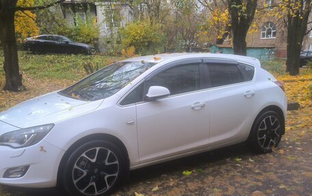 Opel Astra J, 2011 год, 820 000 рублей, 3 фотография