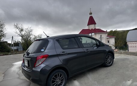 Toyota Vitz, 2011 год, 800 000 рублей, 2 фотография