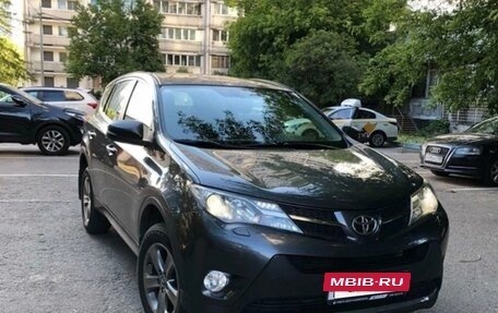 Toyota RAV4, 2015 год, 2 100 000 рублей, 2 фотография