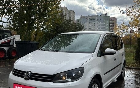 Volkswagen Touran III, 2012 год, 1 000 000 рублей, 1 фотография