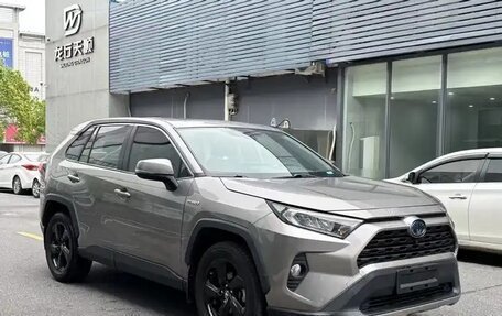 Toyota RAV4, 2022 год, 2 675 000 рублей, 5 фотография