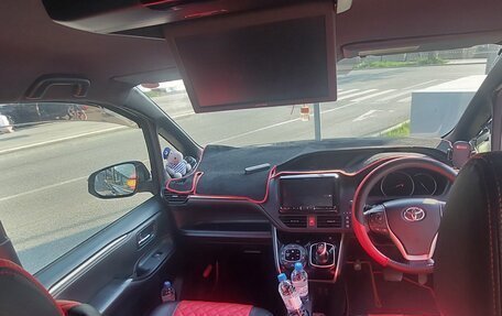 Toyota Esquire I, 2017 год, 2 333 333 рублей, 13 фотография