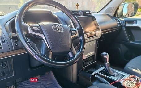Toyota Land Cruiser Prado 150 рестайлинг 2, 2021 год, 4 500 000 рублей, 6 фотография