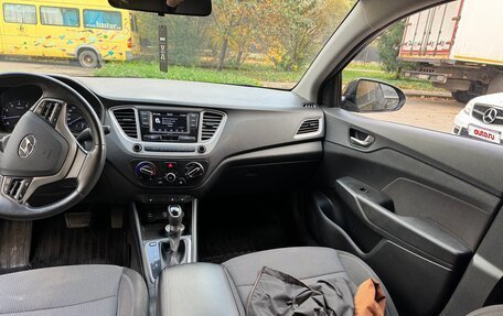 Hyundai Solaris II рестайлинг, 2019 год, 985 000 рублей, 10 фотография