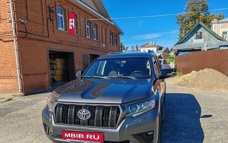 Toyota Land Cruiser Prado 150 рестайлинг 2, 2021 год, 4 500 000 рублей, 11 фотография