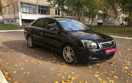 Toyota Avensis III рестайлинг, 2007 год, 700 000 рублей, 1 фотография