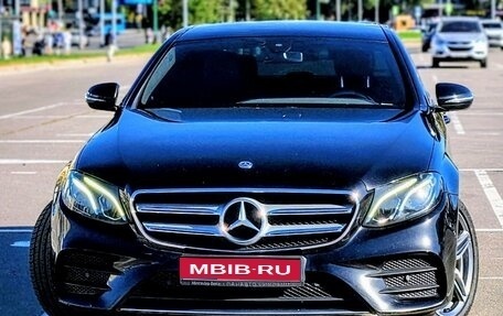 Mercedes-Benz E-Класс, 2019 год, 3 000 000 рублей, 1 фотография