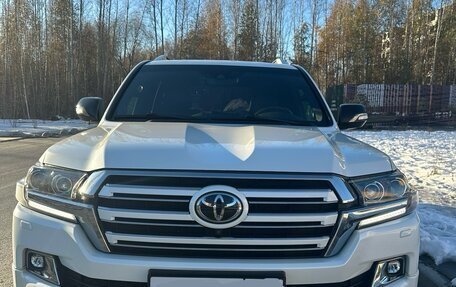 Toyota Land Cruiser 200, 2017 год, 7 000 000 рублей, 1 фотография
