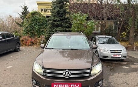 Volkswagen Tiguan I, 2015 год, 1 799 000 рублей, 2 фотография