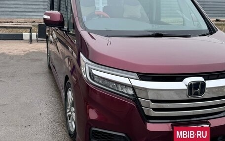 Honda Stepwgn IV, 2019 год, 3 100 000 рублей, 5 фотография