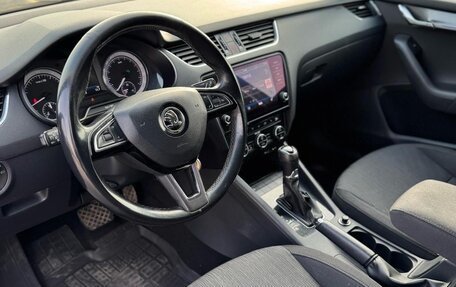 Skoda Octavia, 2017 год, 1 900 000 рублей, 11 фотография