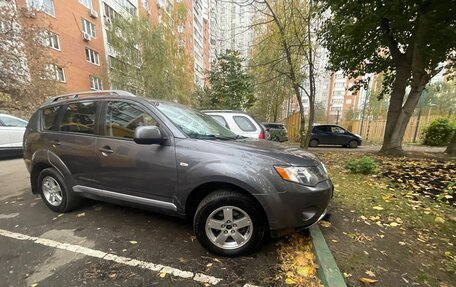 Mitsubishi Outlander III рестайлинг 3, 2007 год, 1 200 000 рублей, 3 фотография