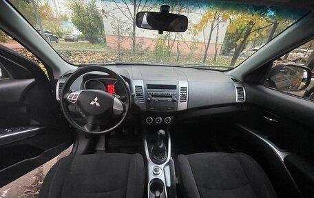 Mitsubishi Outlander III рестайлинг 3, 2007 год, 1 200 000 рублей, 9 фотография