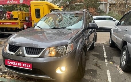 Mitsubishi Outlander III рестайлинг 3, 2007 год, 1 200 000 рублей, 2 фотография