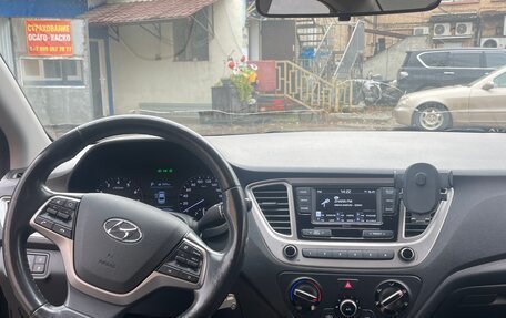 Hyundai Solaris II рестайлинг, 2019 год, 1 499 999 рублей, 9 фотография