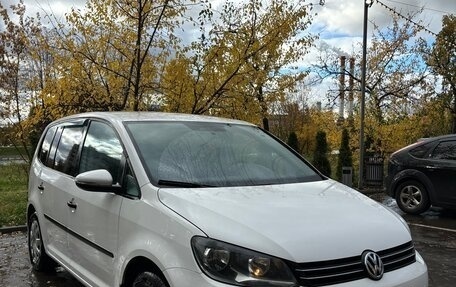 Volkswagen Touran III, 2012 год, 1 000 000 рублей, 4 фотография
