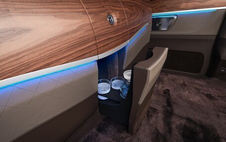 Mercedes-Benz V-Класс, 2025 год, 31 000 000 рублей, 7 фотография