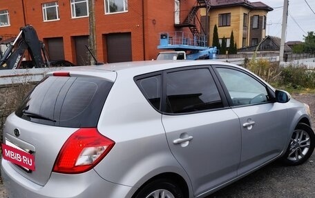 KIA cee'd I рестайлинг, 2010 год, 800 000 рублей, 3 фотография