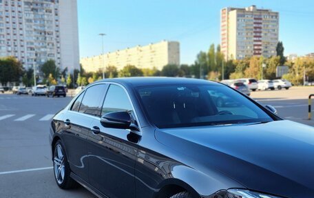 Mercedes-Benz E-Класс, 2019 год, 3 000 000 рублей, 5 фотография