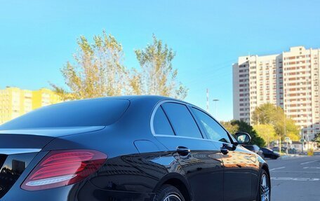 Mercedes-Benz E-Класс, 2019 год, 3 000 000 рублей, 8 фотография