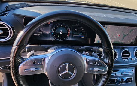 Mercedes-Benz E-Класс, 2019 год, 3 000 000 рублей, 14 фотография