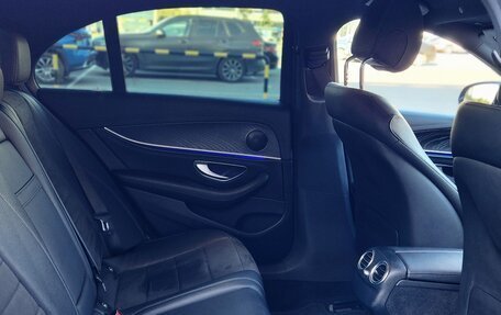 Mercedes-Benz E-Класс, 2019 год, 3 000 000 рублей, 13 фотография